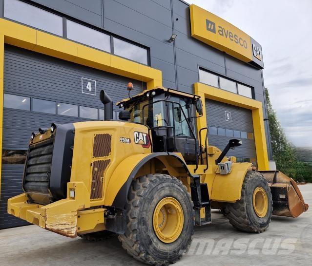 CAT 950M Iekrāvēji uz riteņiem