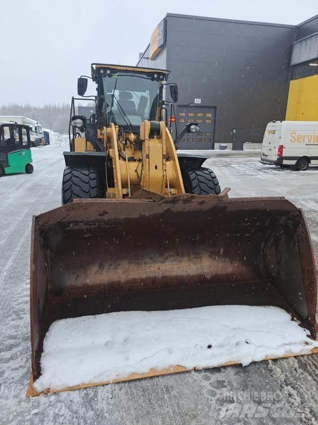 CAT 962 Iekrāvēji uz riteņiem