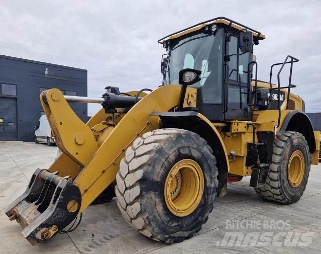 CAT 962M Iekrāvēji uz riteņiem