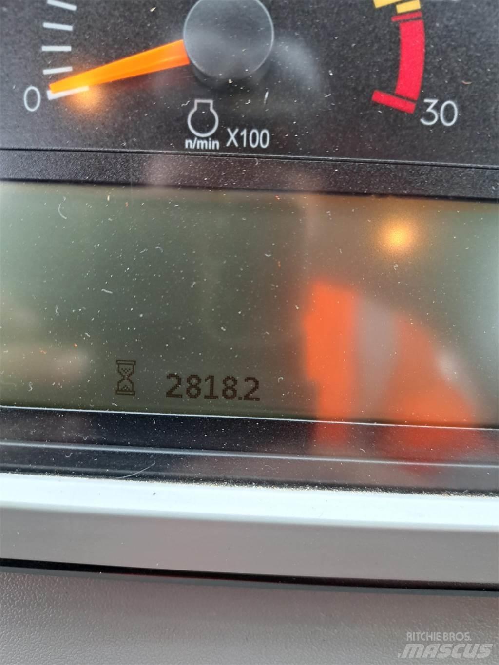 CAT 962M Iekrāvēji uz riteņiem