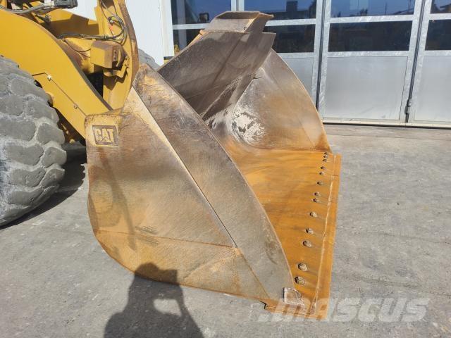 CAT 972M XE Iekrāvēji uz riteņiem