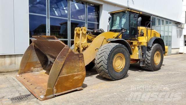 CAT 982M Iekrāvēji uz riteņiem