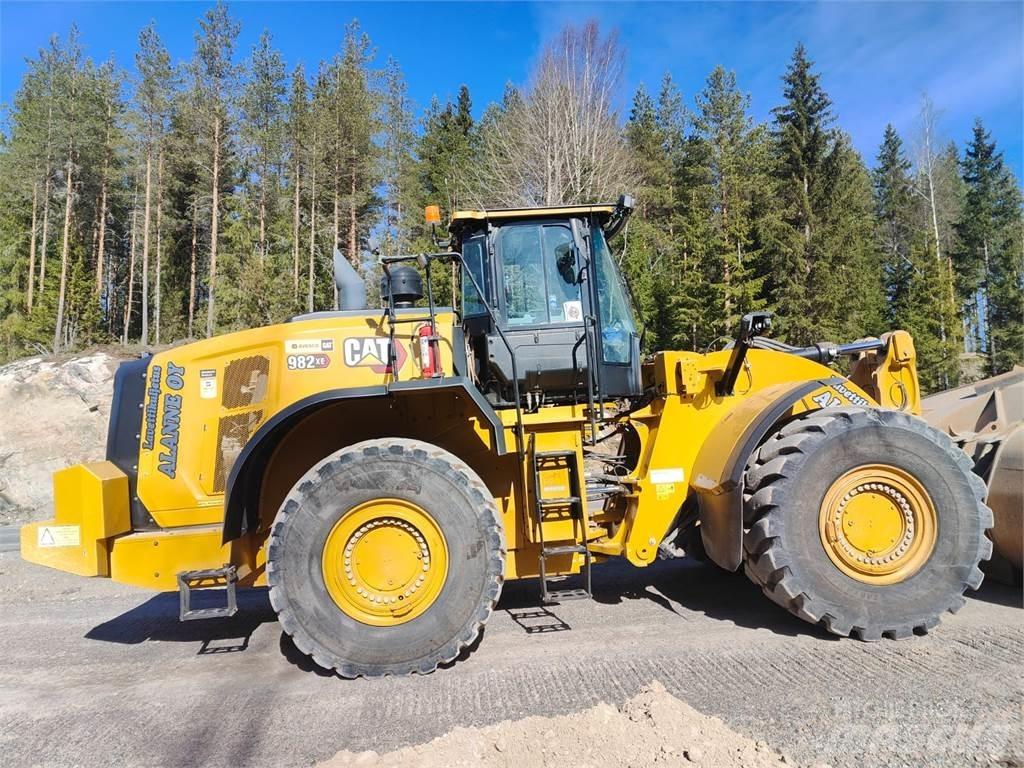 CAT 982XE Iekrāvēji uz riteņiem