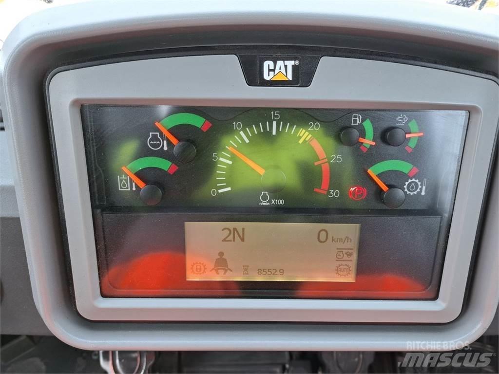 CAT 988K Iekrāvēji uz riteņiem