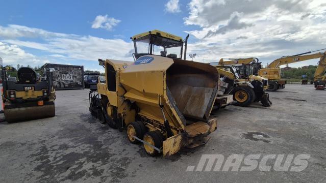 CAT AP300F Asfalta klājēji
