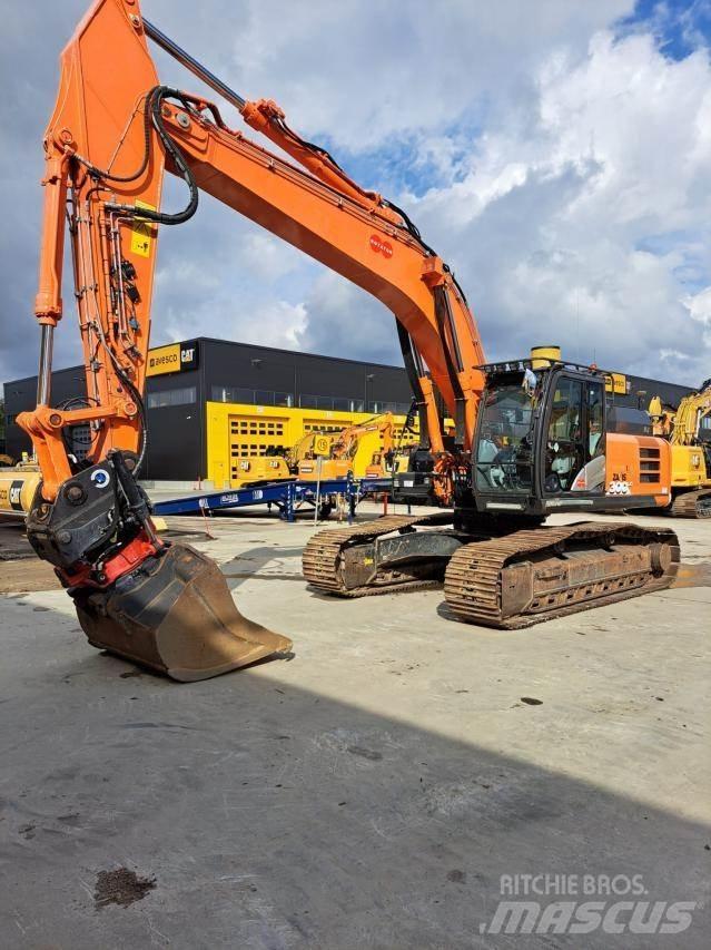 Hitachi ZX300LC-6 Kāpurķēžu ekskavatori
