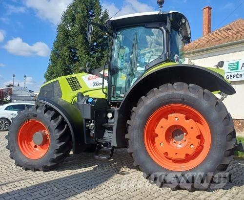 CLAAS Axion 810 Traktori