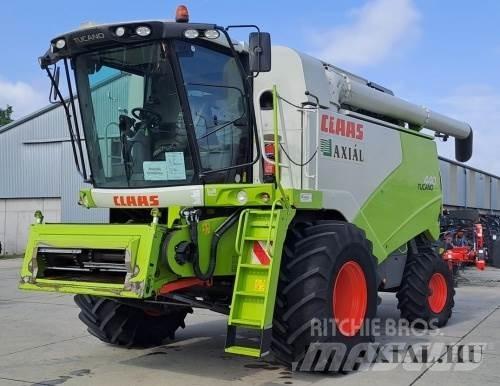 CLAAS Tucano 440 Ražas novākšanas kombaini
