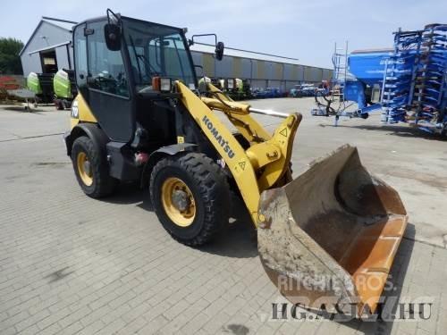 Komatsu 65 Iekrāvēji uz riteņiem