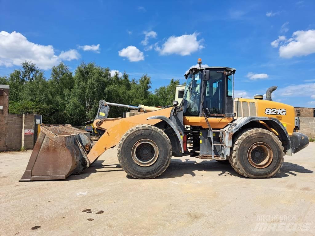 CASE 821 GXR Iekrāvēji uz riteņiem