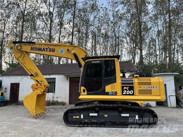 Komatsu PC200-8 Kāpurķēžu ekskavatori