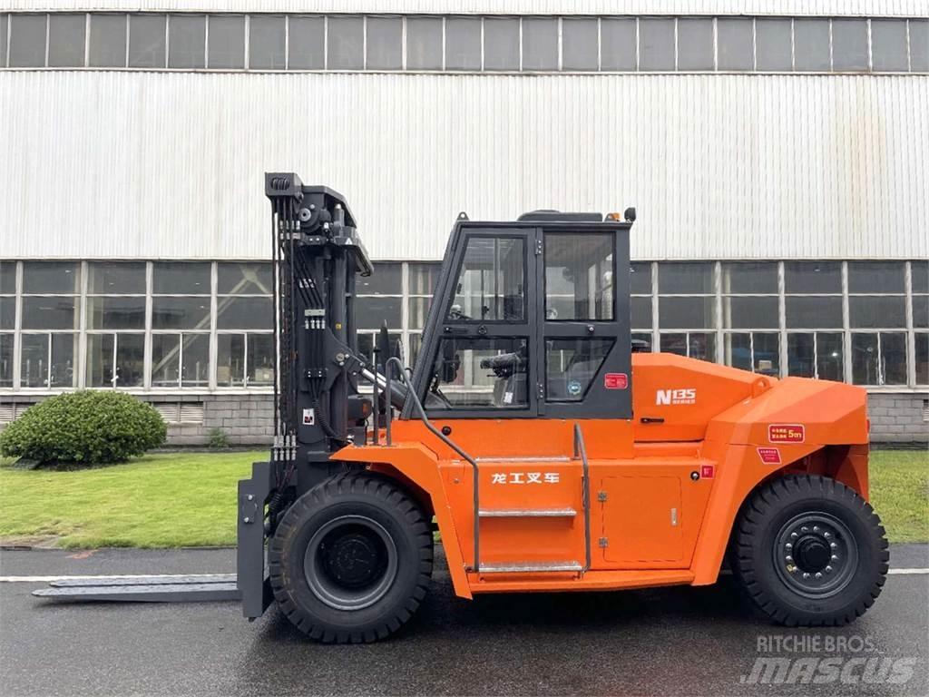 Lonking LG135DT Tehnika ar dīzeļa dzinēju