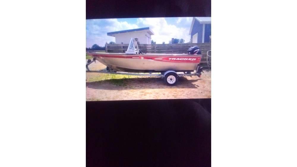  tracker 16 Foot Palīgdzinēji kuģiem