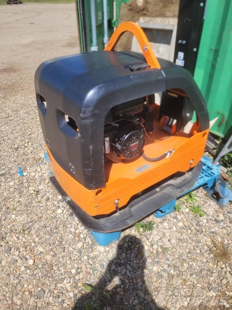 Atlas Copco RP400 Piekabināmie vibroveltņi