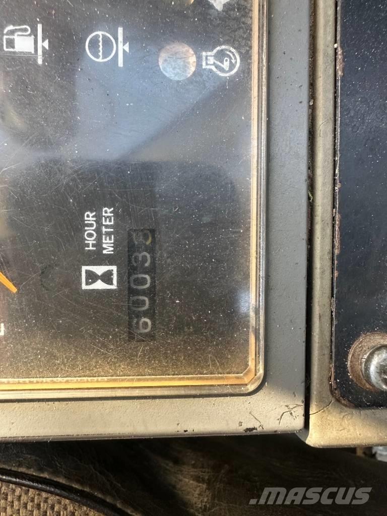 Kobelco K 904-II Kāpurķēžu ekskavatori