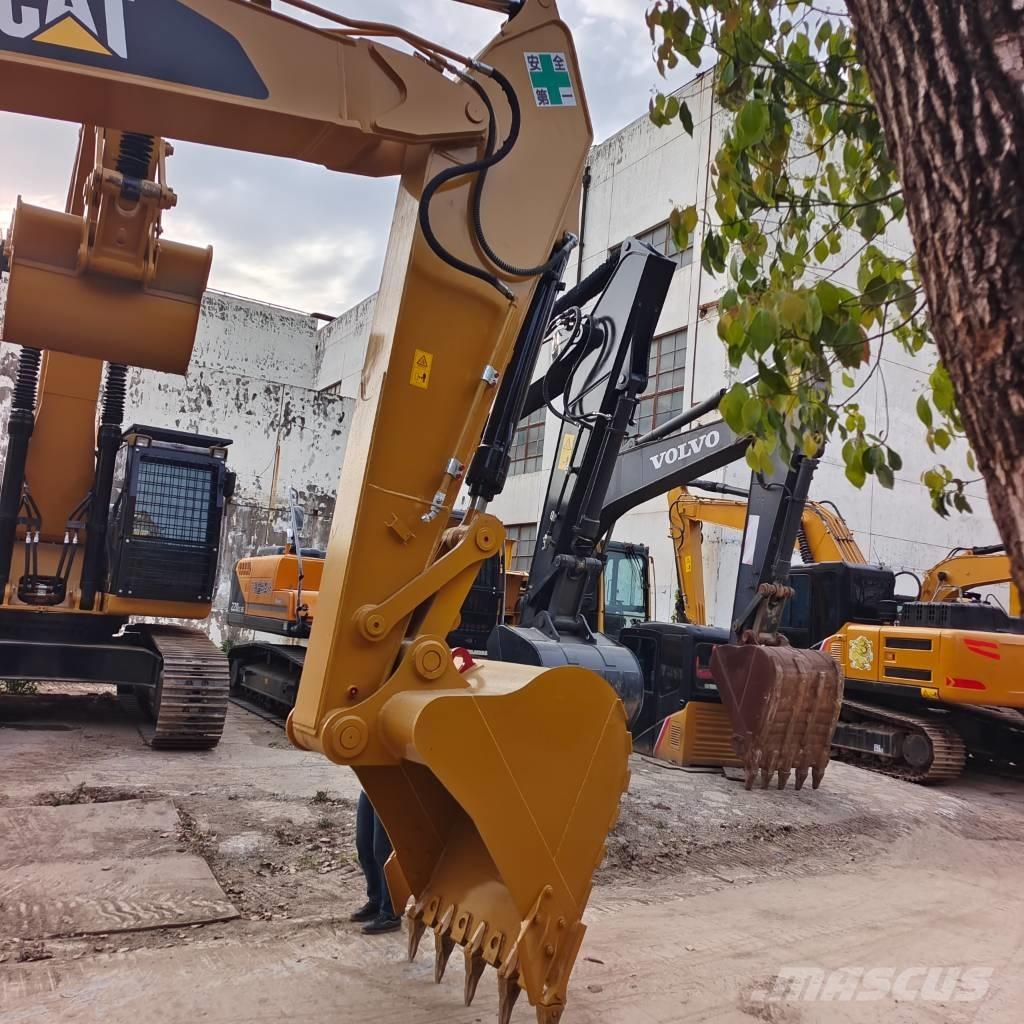 CAT 324 D2L Kāpurķēžu ekskavatori