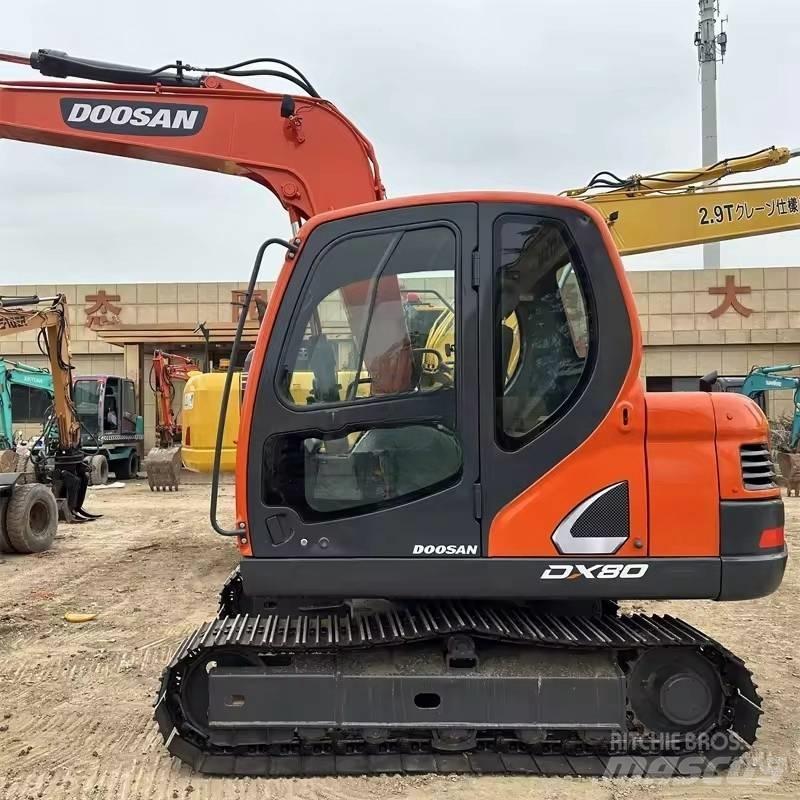 Doosan DX 80 Vidēja lieluma ekskavatori 7 t - 12 t