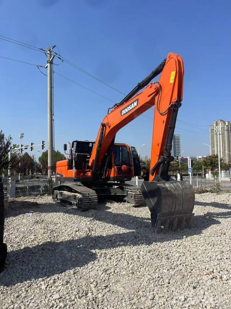 Doosan DX 225LC-9C Kāpurķēžu ekskavatori