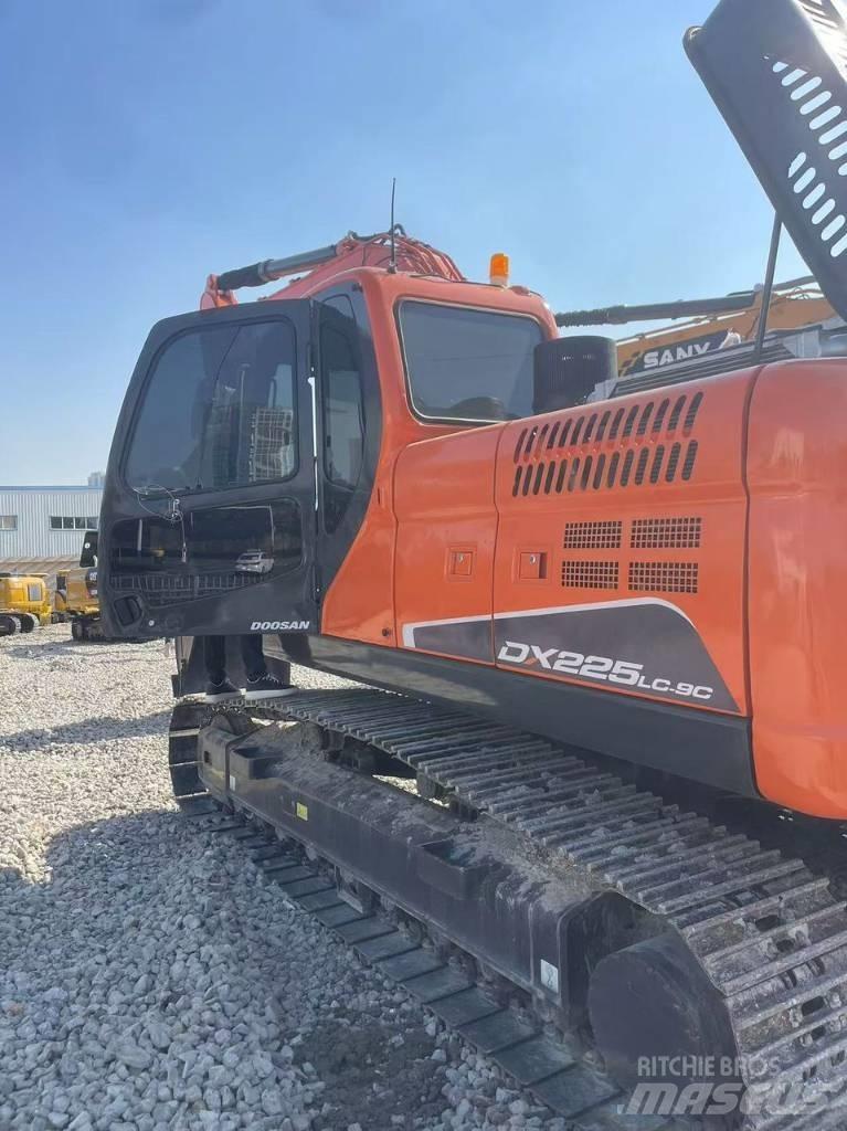 Doosan DX 225LC-9C Kāpurķēžu ekskavatori