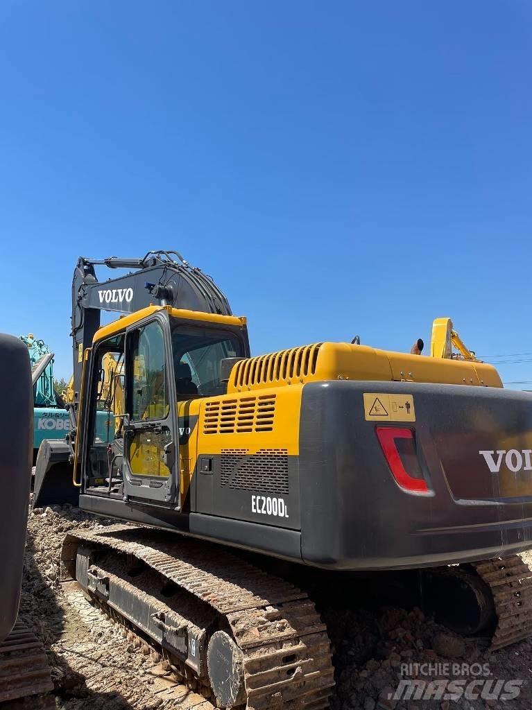 Volvo EC200 Kāpurķēžu ekskavatori