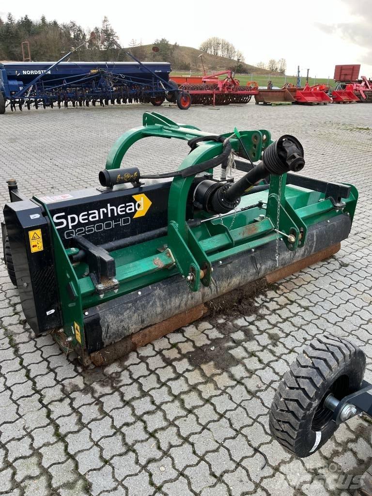 Spearhead Q 2500 HD Pļaujmašīnas