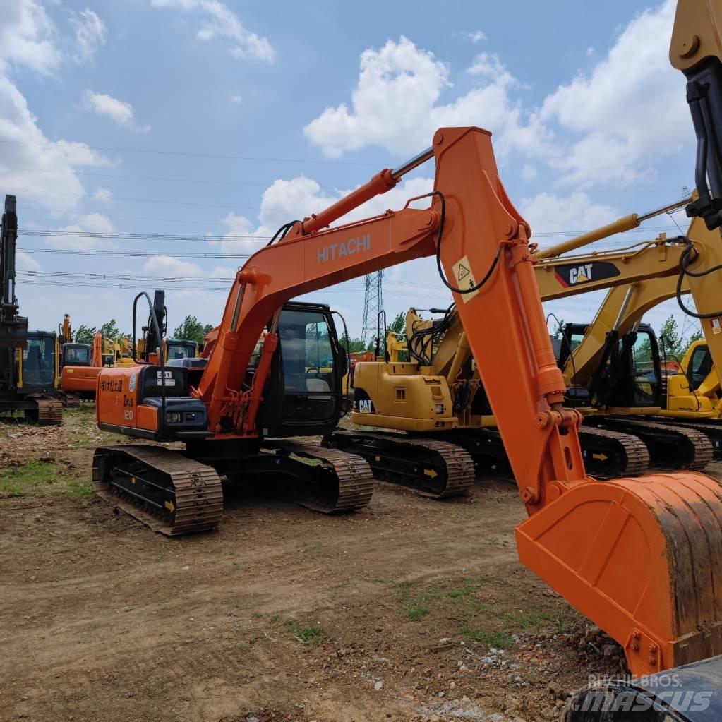 Hitachi ZX 120 Kāpurķēžu ekskavatori