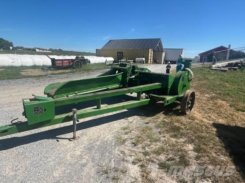 John Deere 3950 Zāles smalcinātāji