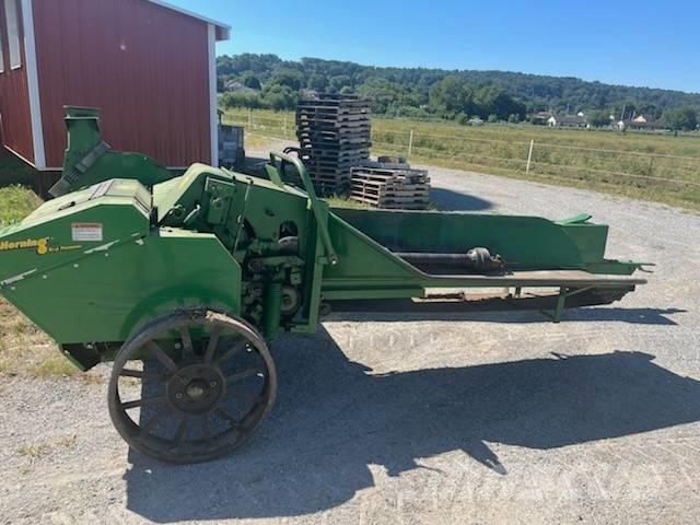 John Deere 3950 Zāles smalcinātāji