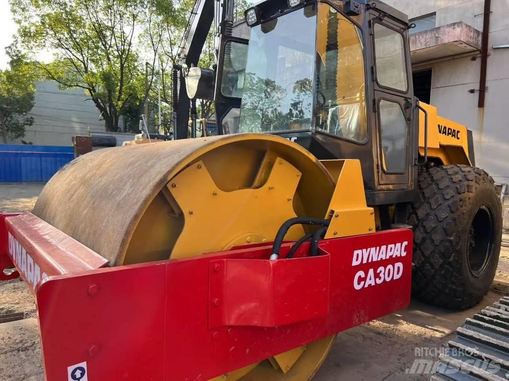 Dynapac CA 30 D Vienvalča grunts veltņi
