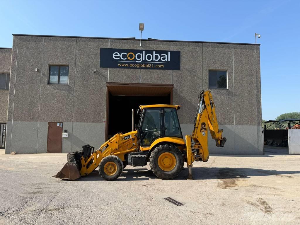 JCB 3 CX Ekskavatori-iekrāvēji