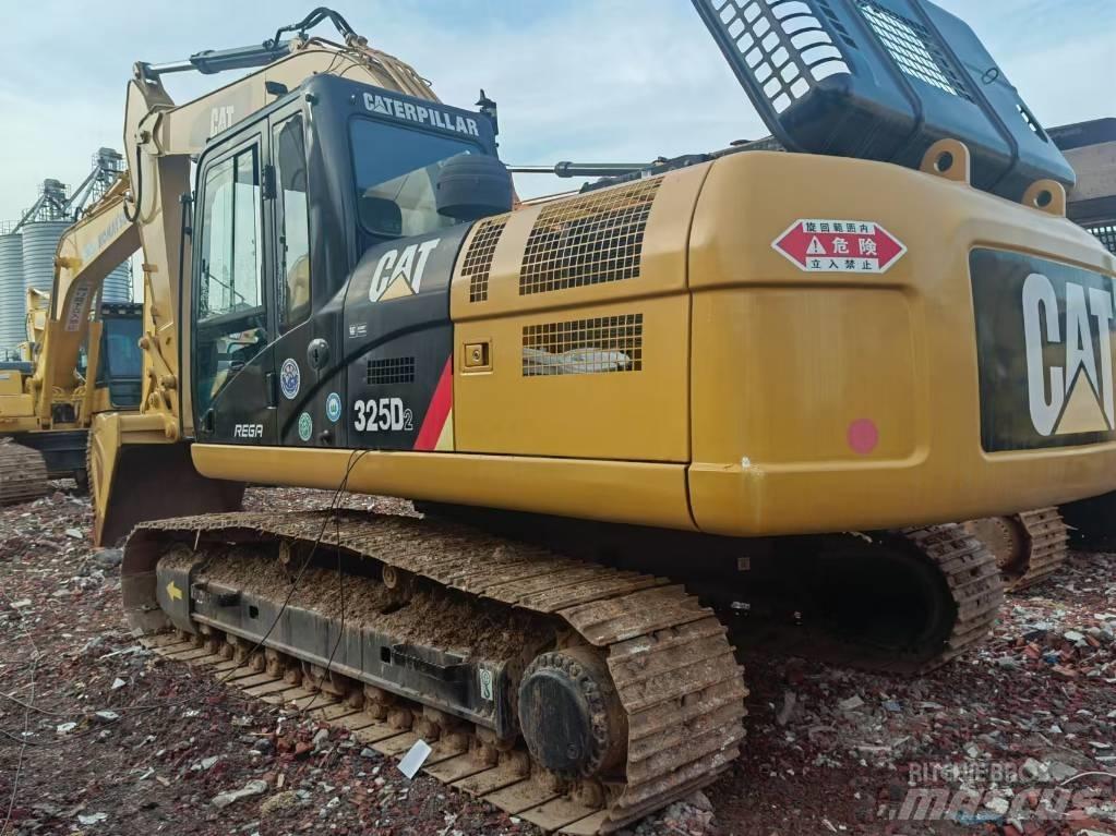 CAT 325 D2 Kāpurķēžu ekskavatori