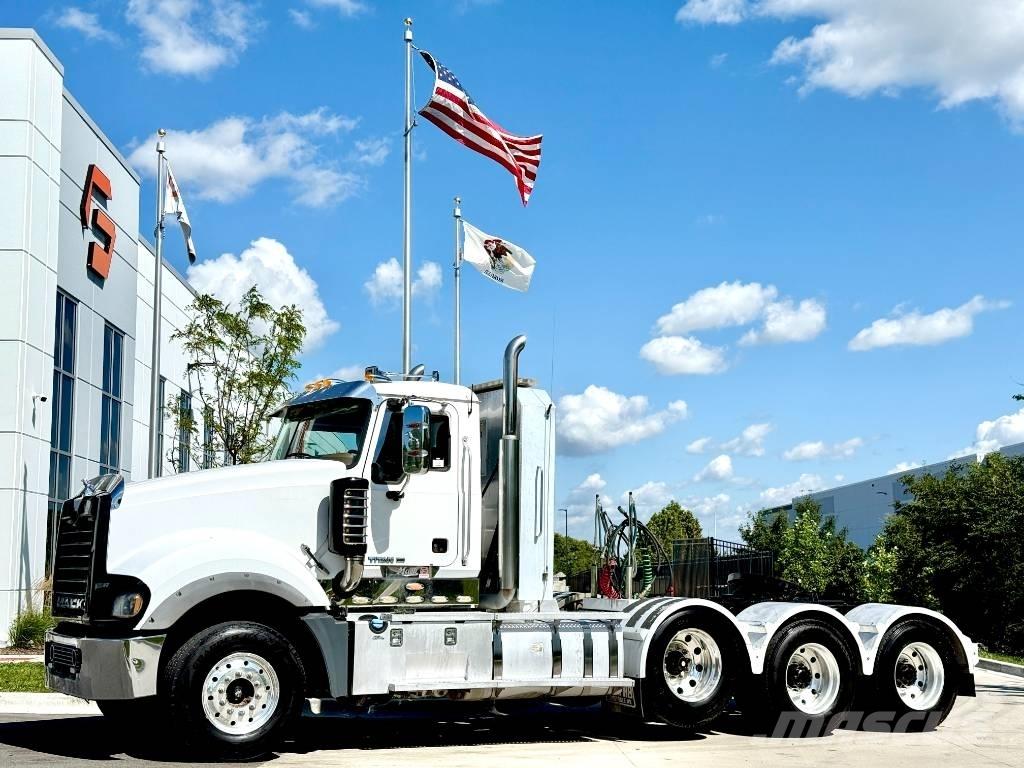 Mack Titan TD 713 Vilcēji