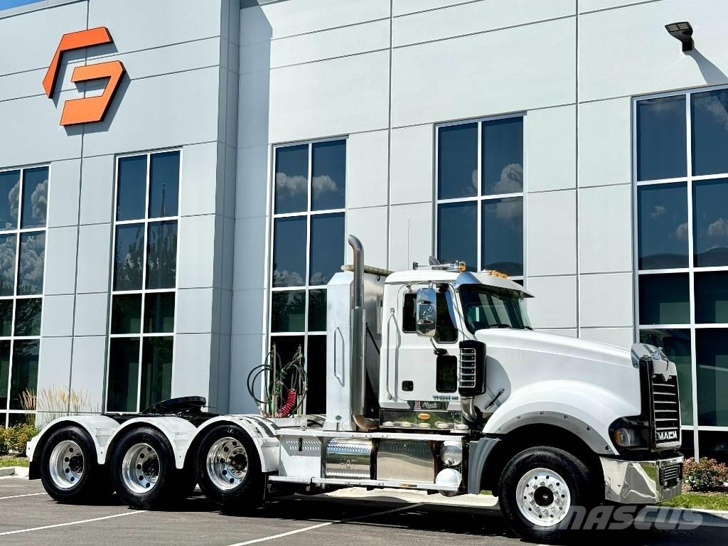 Mack Titan TD 713 Vilcēji