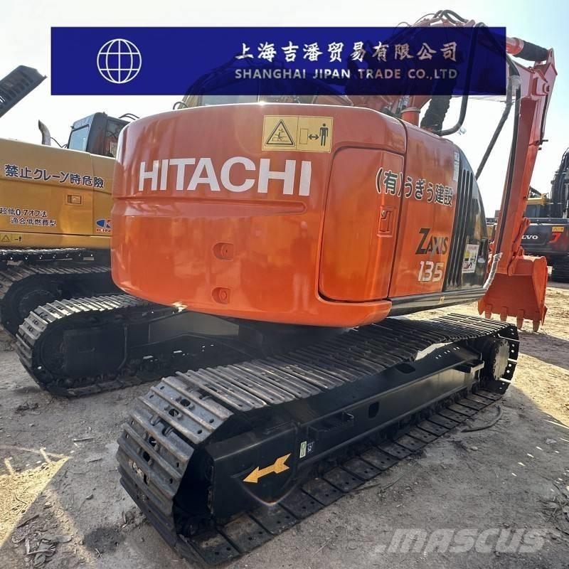 Hitachi ZX 135 Kāpurķēžu ekskavatori