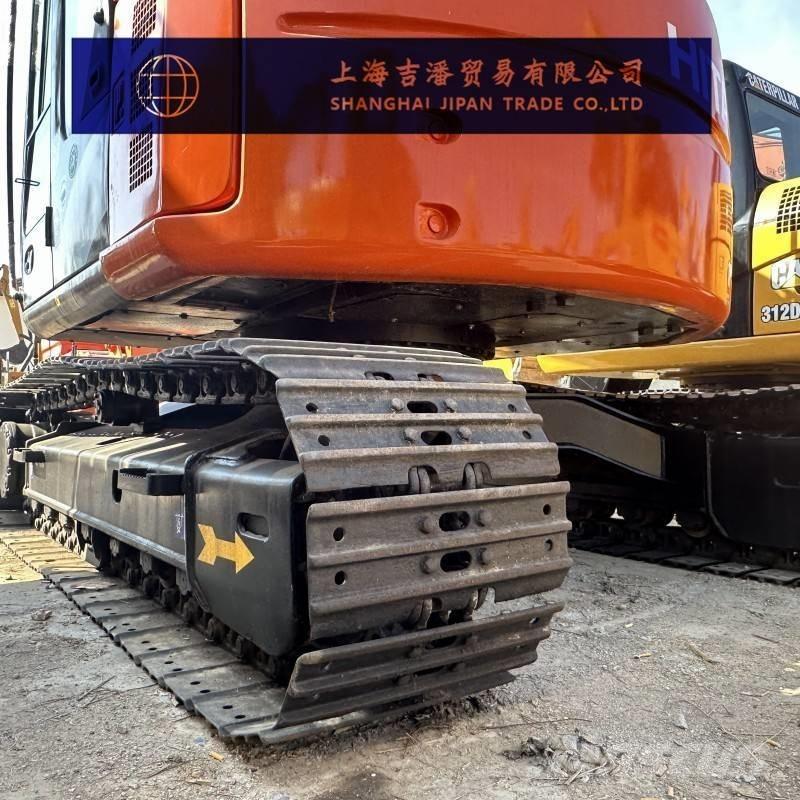 Hitachi ZX 135 Kāpurķēžu ekskavatori
