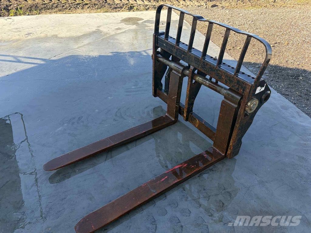 Manitou Pallegafler Teleskopiskie manipulatori