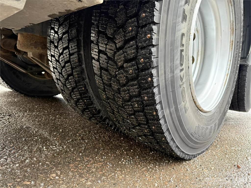 Volvo FM380 6x2 Furgons