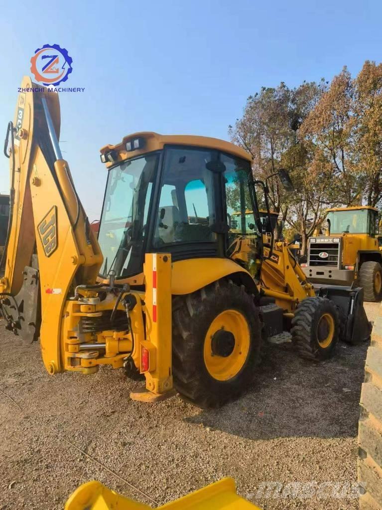 JCB 3 CX Ekskavatori-iekrāvēji