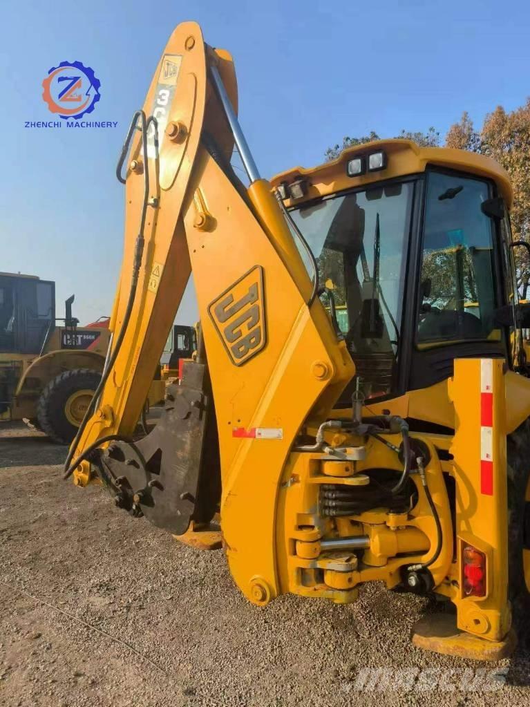 JCB 3 CX Ekskavatori-iekrāvēji