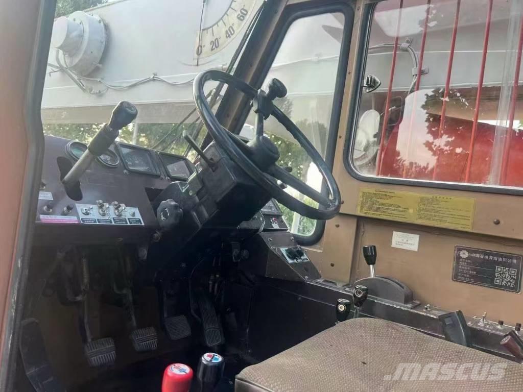 Tadano TR 250 EX Visurgājēji celtņi
