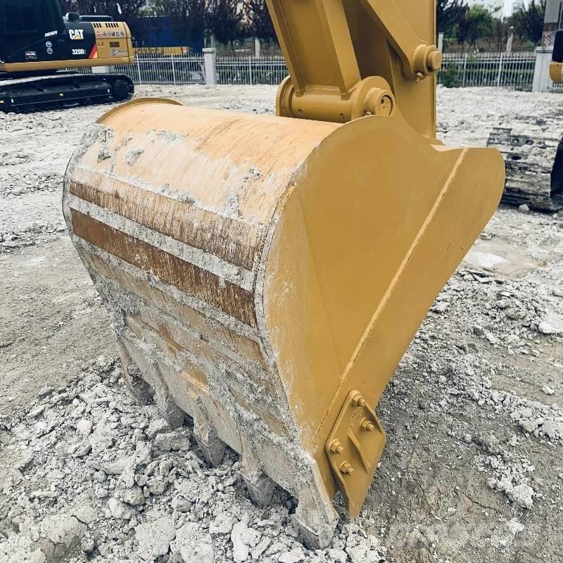 CAT 320 D Kāpurķēžu ekskavatori