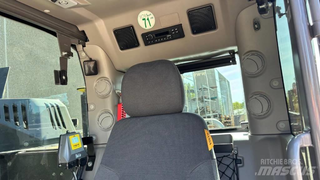 Volvo ECR 235 E Kāpurķēžu ekskavatori