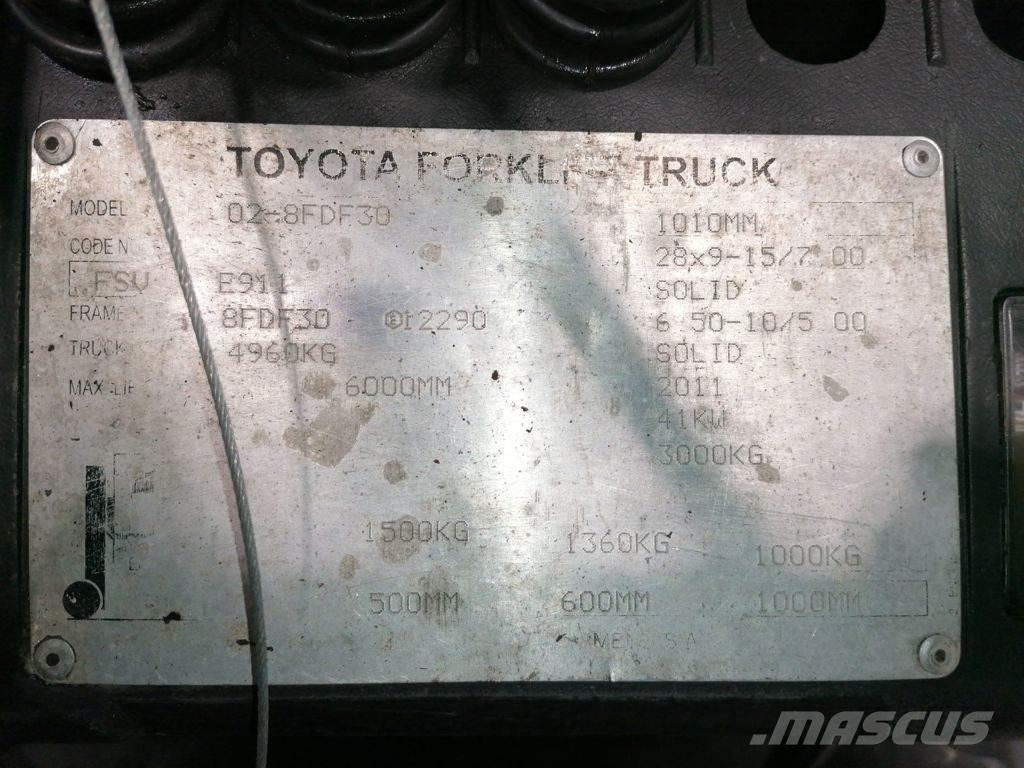 Toyota 02-8FDF30 Tehnika ar dīzeļa dzinēju
