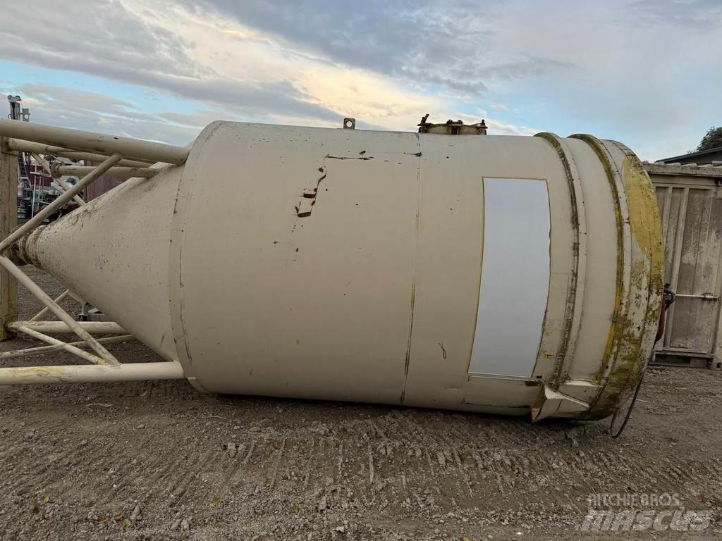  Silo 18 m3 Tvertņu izkraušanas aprīkojums