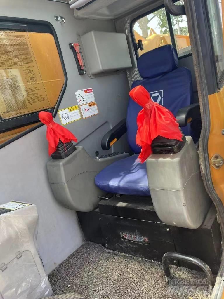 XCMG QY70KC Visurgājēji celtņi