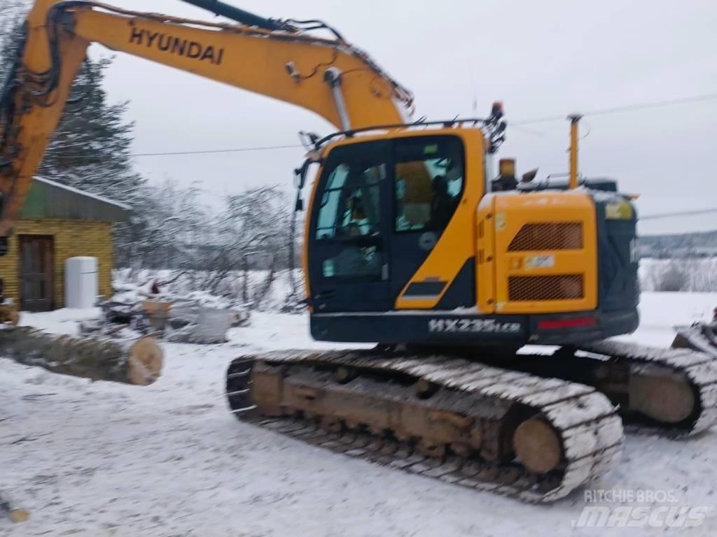 Hyundai HX 235 LCR Kāpurķēžu ekskavatori