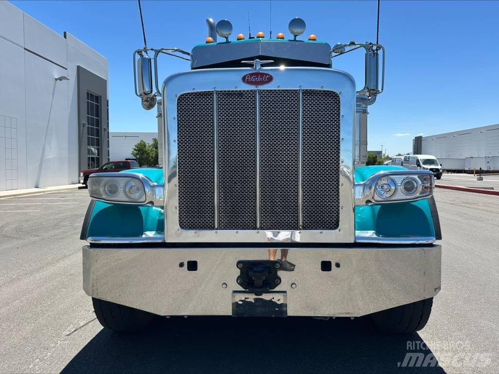 Peterbilt 388 Vilcēji