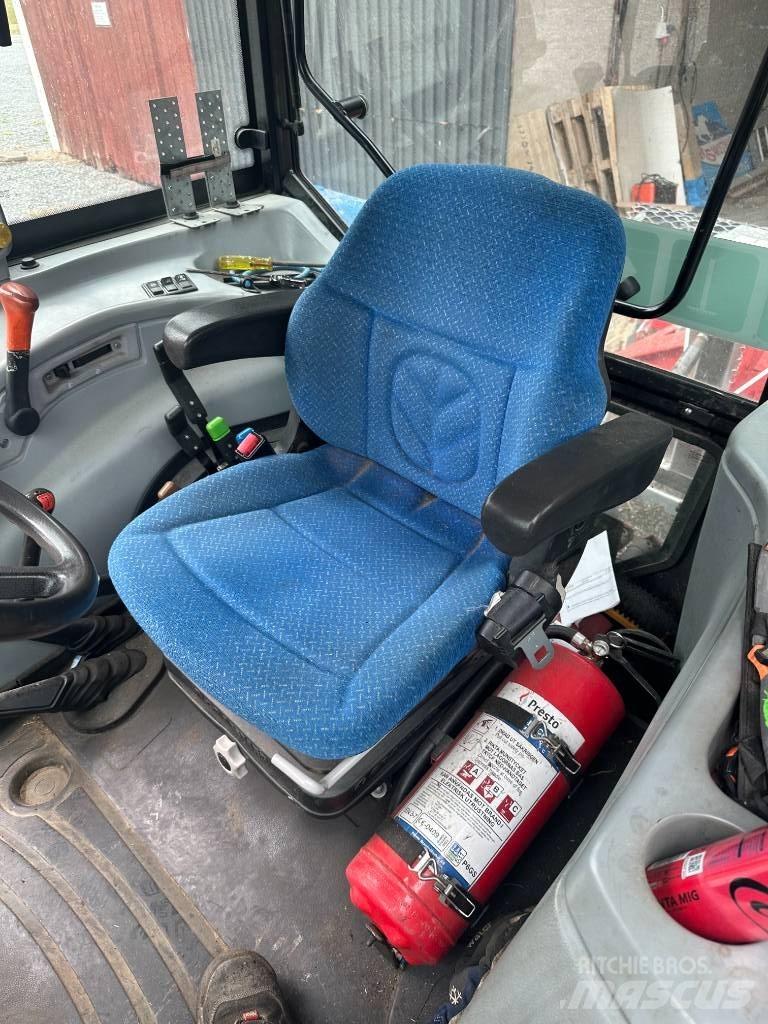 New Holland T 5040 Traktori