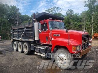 Mack CH613 Pašizgāzējs