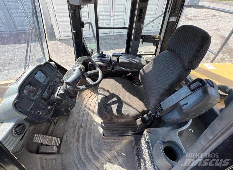 CAT 980G Iekrāvēji uz riteņiem